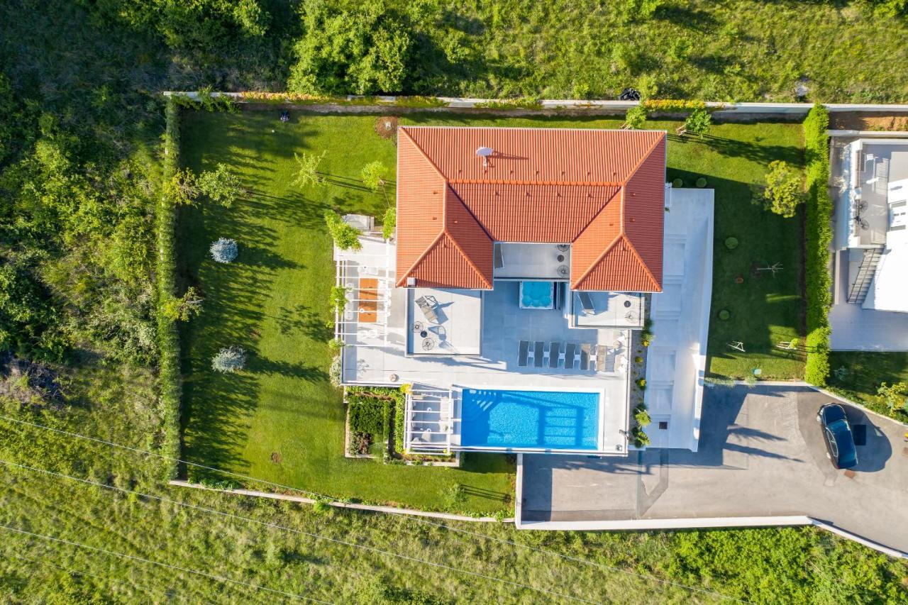 Villa Elegance Sinj Extérieur photo